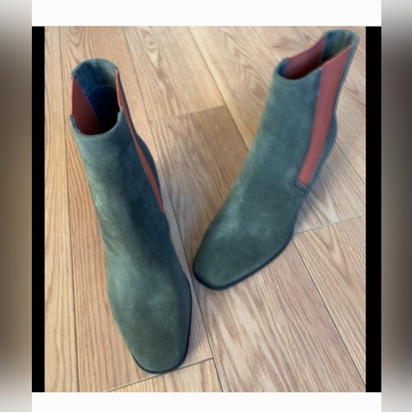 NWB LOGO BY LORI GOLDSTEIN COLL LOW SHAFT ITALIAN OLIVE ORANGE SUEDE BOOTS 9.5 - Picture 4 of 14